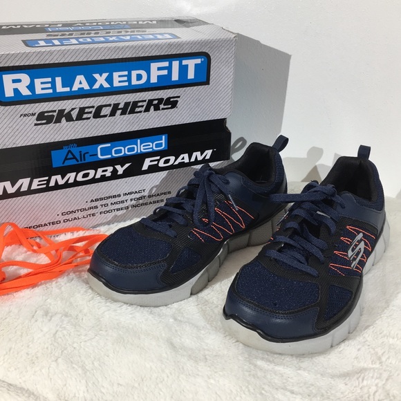 skechers relaxed fit memory foam black